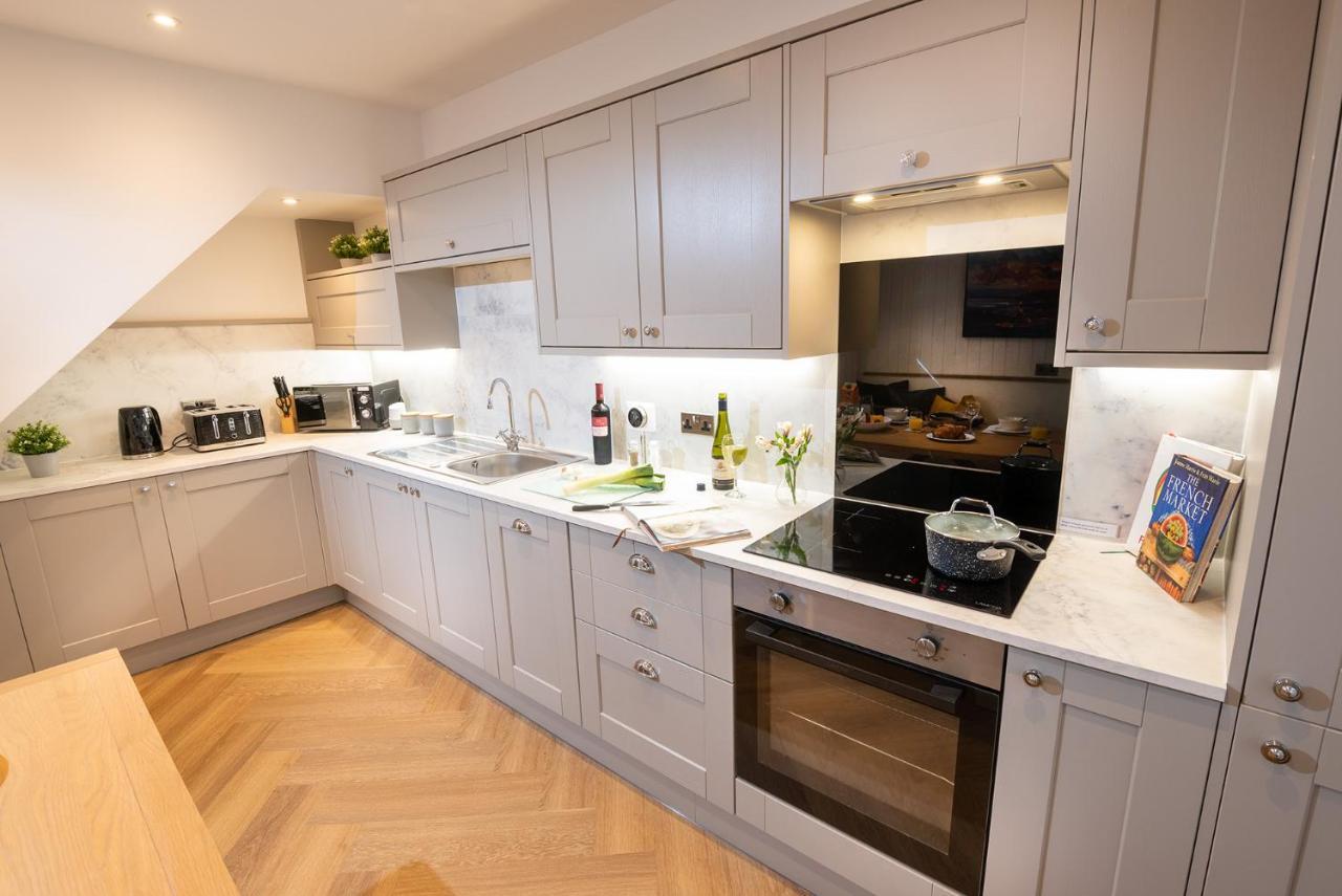 Lola'S Loft With Lake Views - Central Bowness - Pet Friendly Kültér fotó