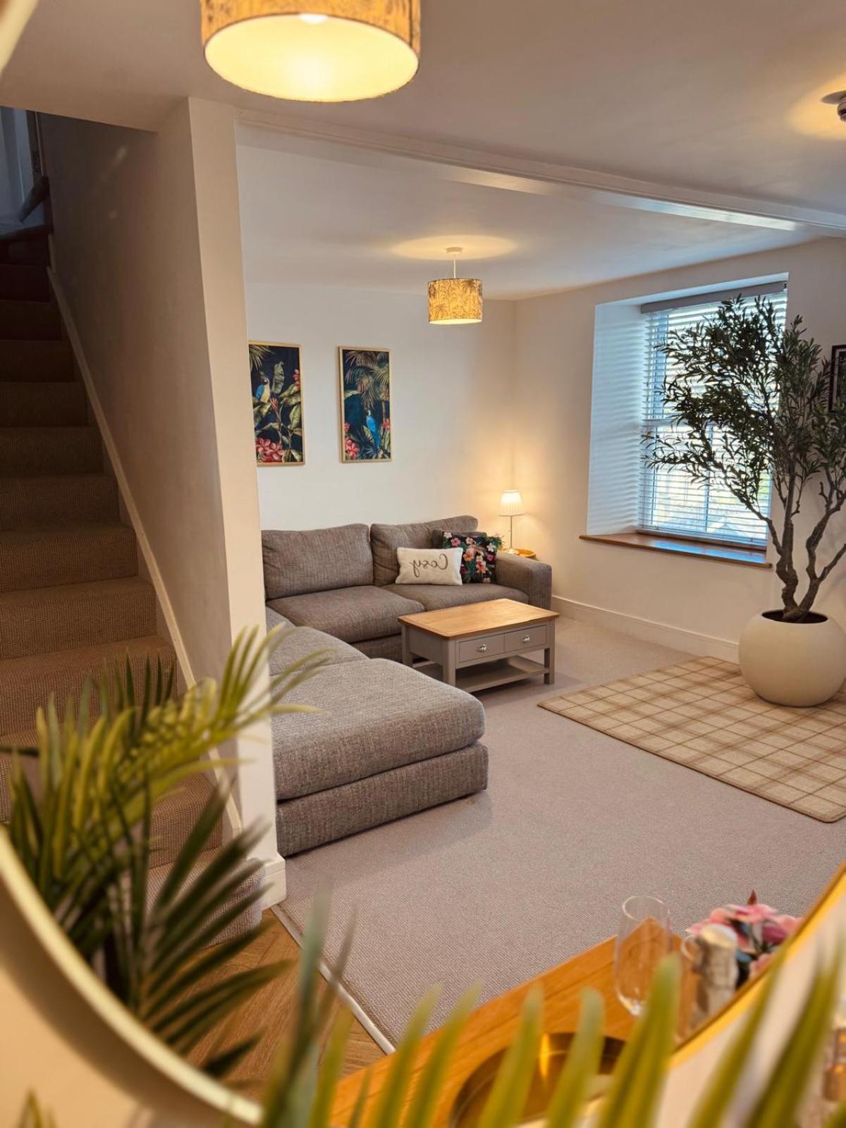 Lola'S Loft With Lake Views - Central Bowness - Pet Friendly Kültér fotó